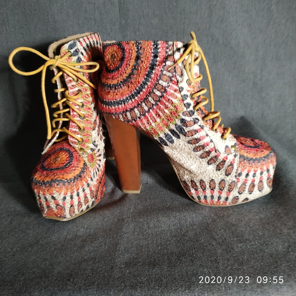 Womens Multicolor Patterned Lace-Up Platform Ankle Boots